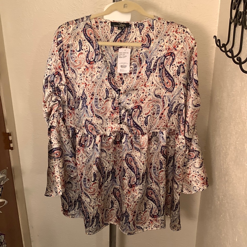 Silky empire button front woman top